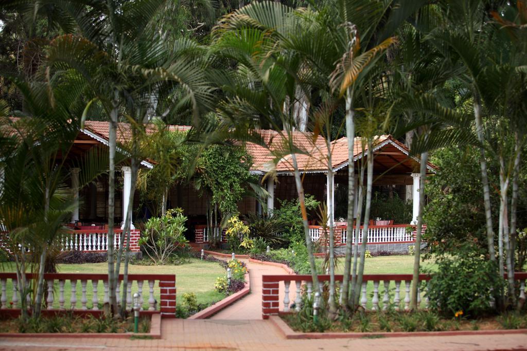 Radiant Resort Bangalore Exterior foto